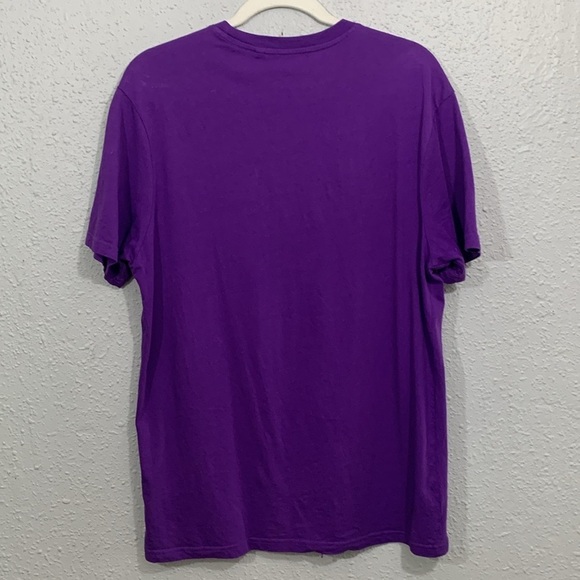 Guess Purple Embroidered SpellOut Crew Neck Short Sleeve T-Shirt size M - Picture 3 of 9